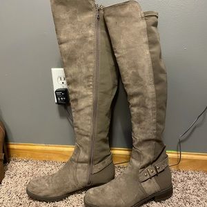 Women’s riding boots